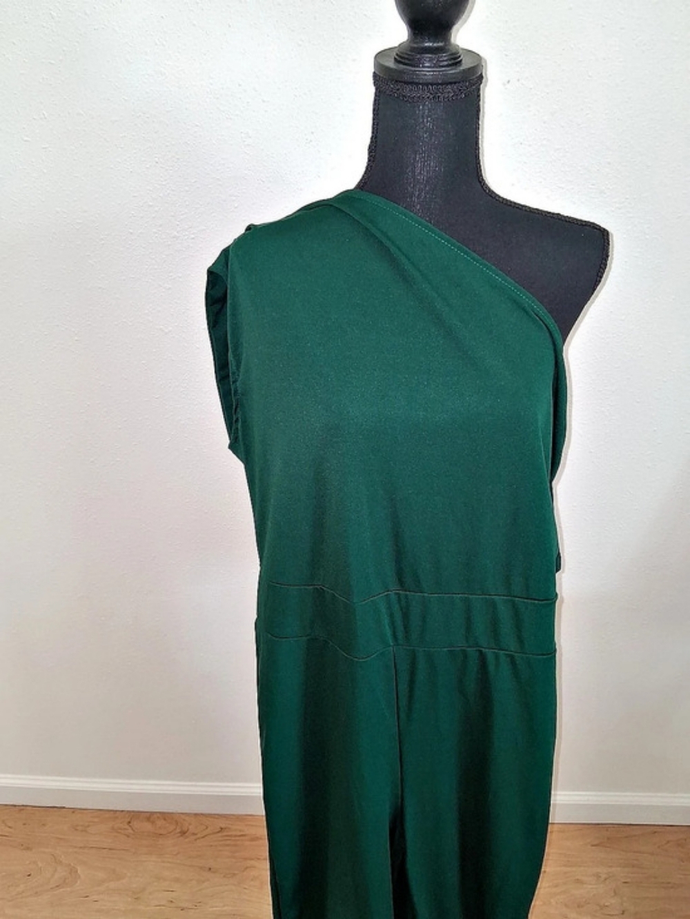 Jade One-Shoulder Jumpsuit Size XL Like New